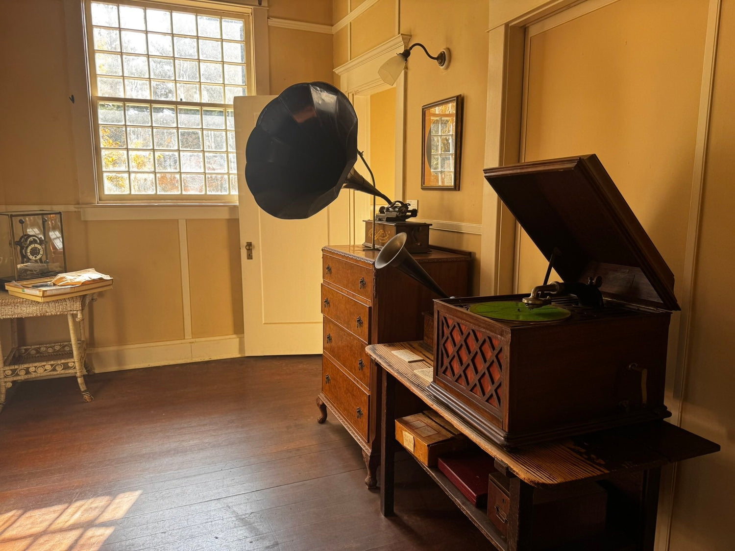 How to Start a Vinyl Collection on a Budget: Tips for Beginners