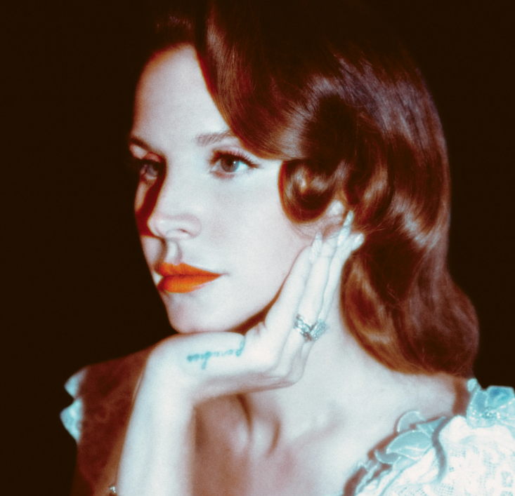 Vinyl Players in Singers’ Pop Culture Aesthetic: The Role of Turntables in Shaping Lana Del Rey’s Retro Vibe in 2025’s Music Scene